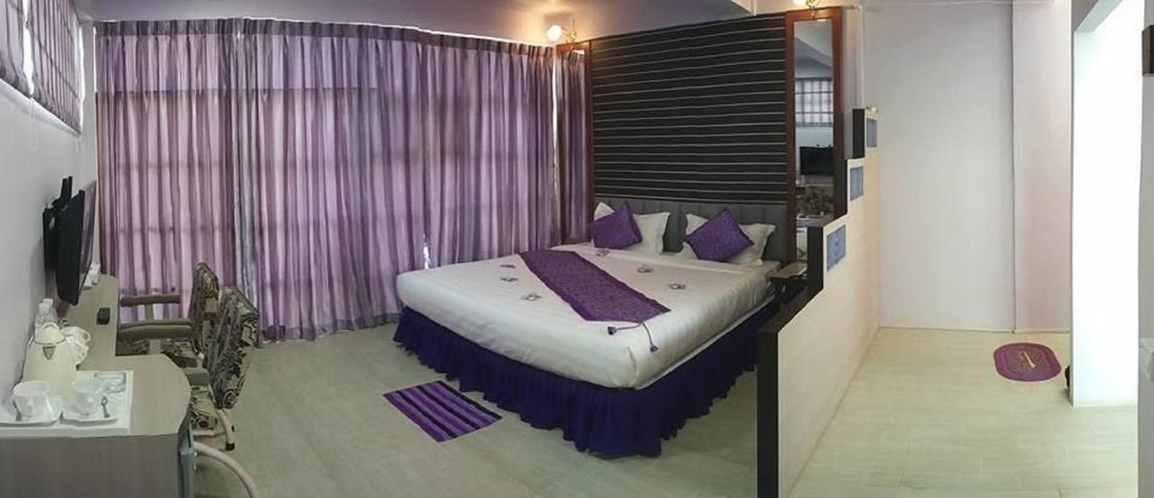 Hilltop Gem Hotel Pyin Oo Lwin Room photo